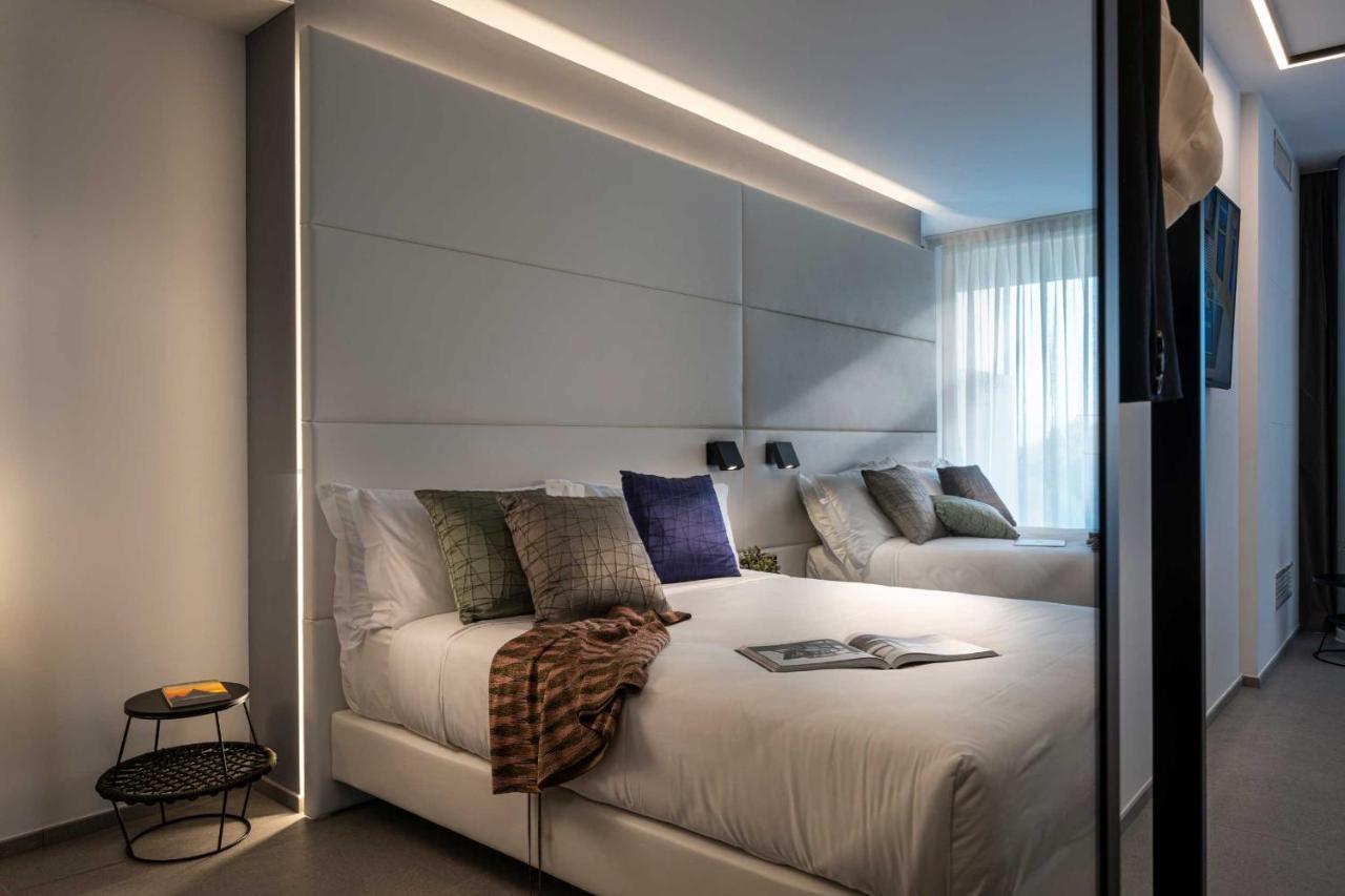 J44 Lifestyle Hotel Lido di Jesolo Esterno foto A room at the hotel