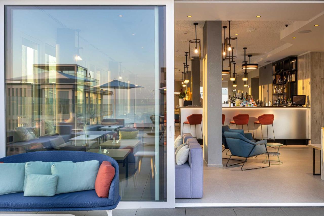 J44 Lifestyle Hotel Lido di Jesolo Esterno foto The Sky Bar
