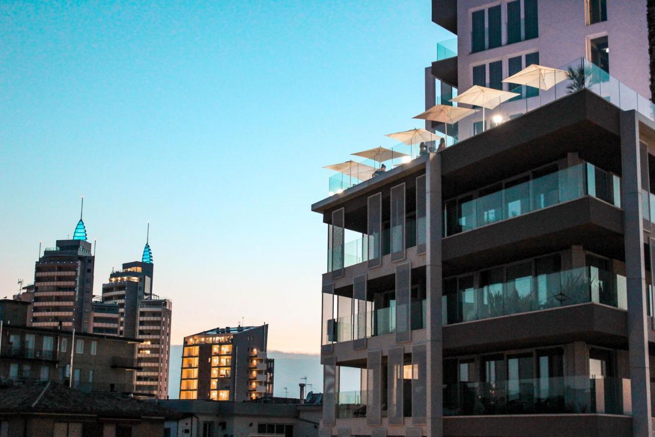 J44 Lifestyle Hotel Lido di Jesolo Esterno foto The Sky