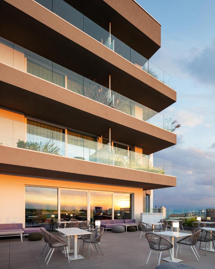 J44 Lifestyle Hotel Lido di Jesolo Esterno foto The 3D rendering of the building