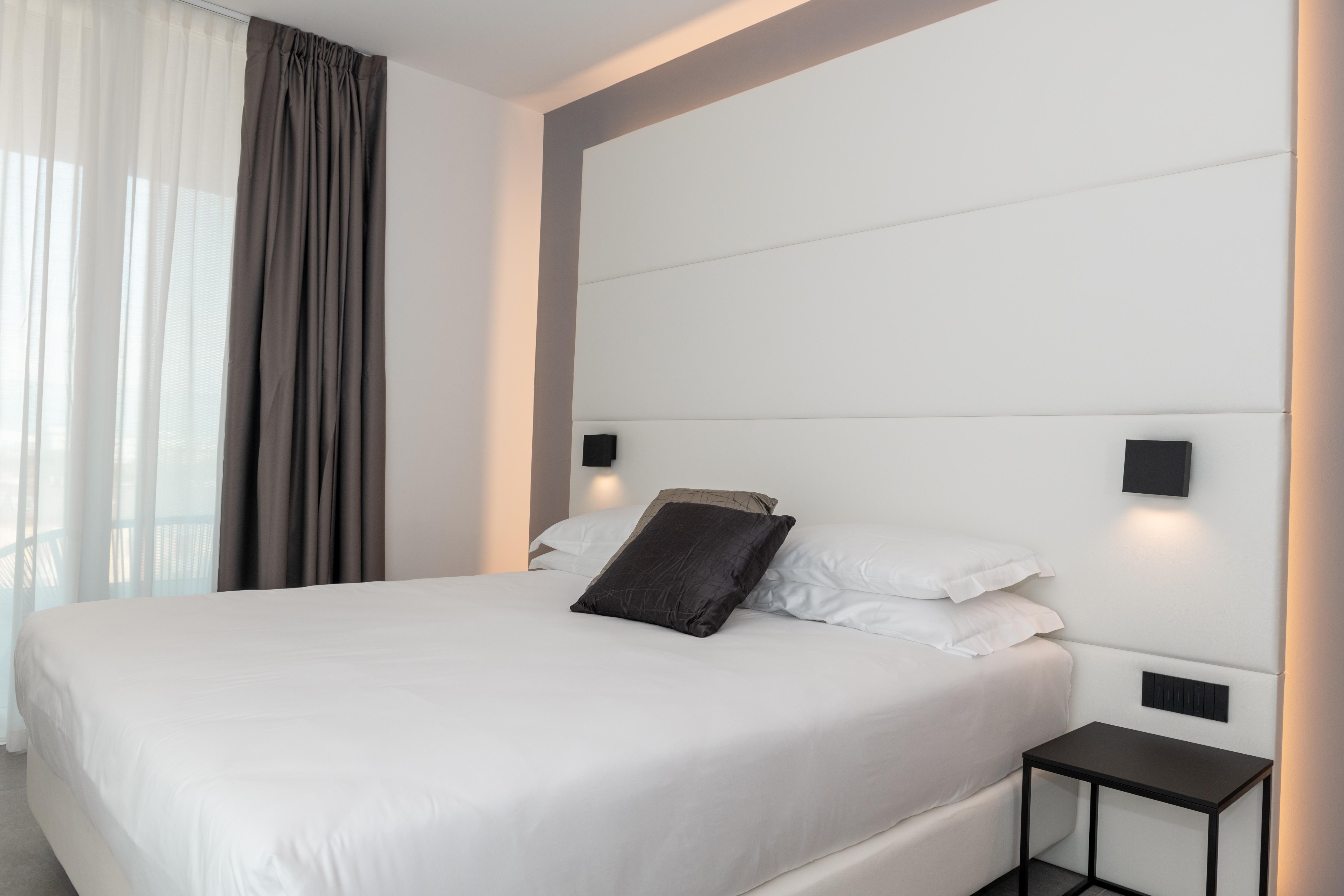 J44 Lifestyle Hotel Lido di Jesolo Esterno foto A room at the hotel