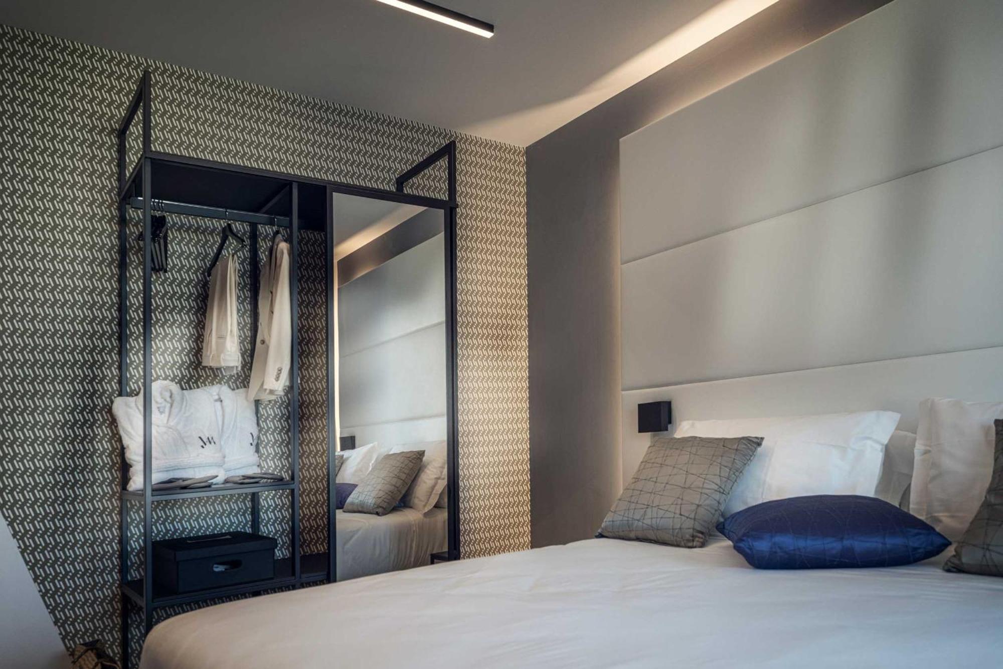 J44 Lifestyle Hotel Lido di Jesolo Esterno foto A room at the hotel