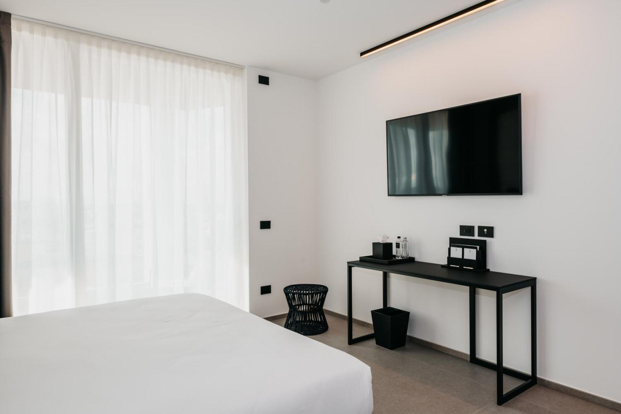 J44 Lifestyle Hotel Lido di Jesolo Esterno foto A room at the hotel