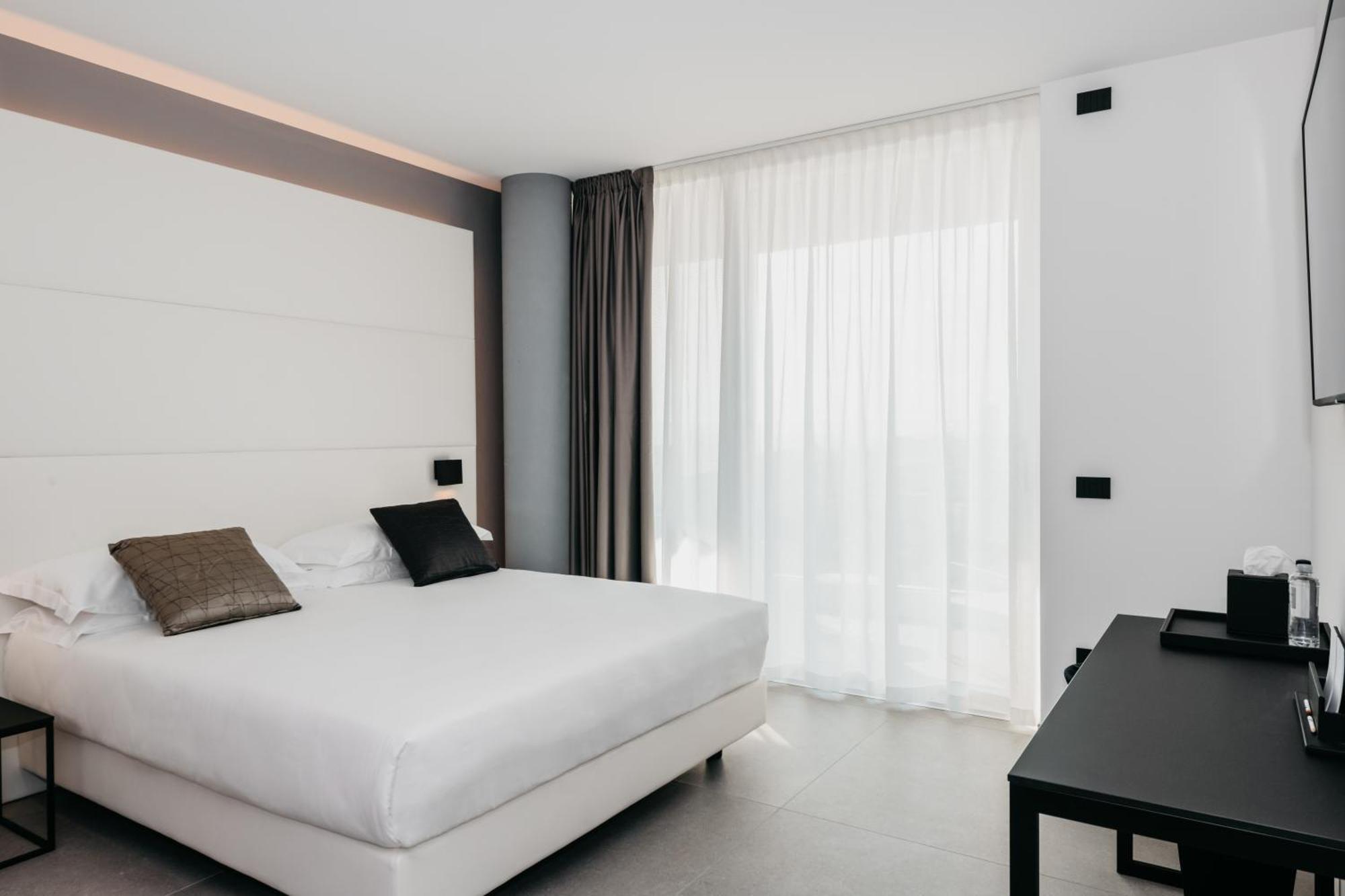 J44 Lifestyle Hotel Lido di Jesolo Esterno foto