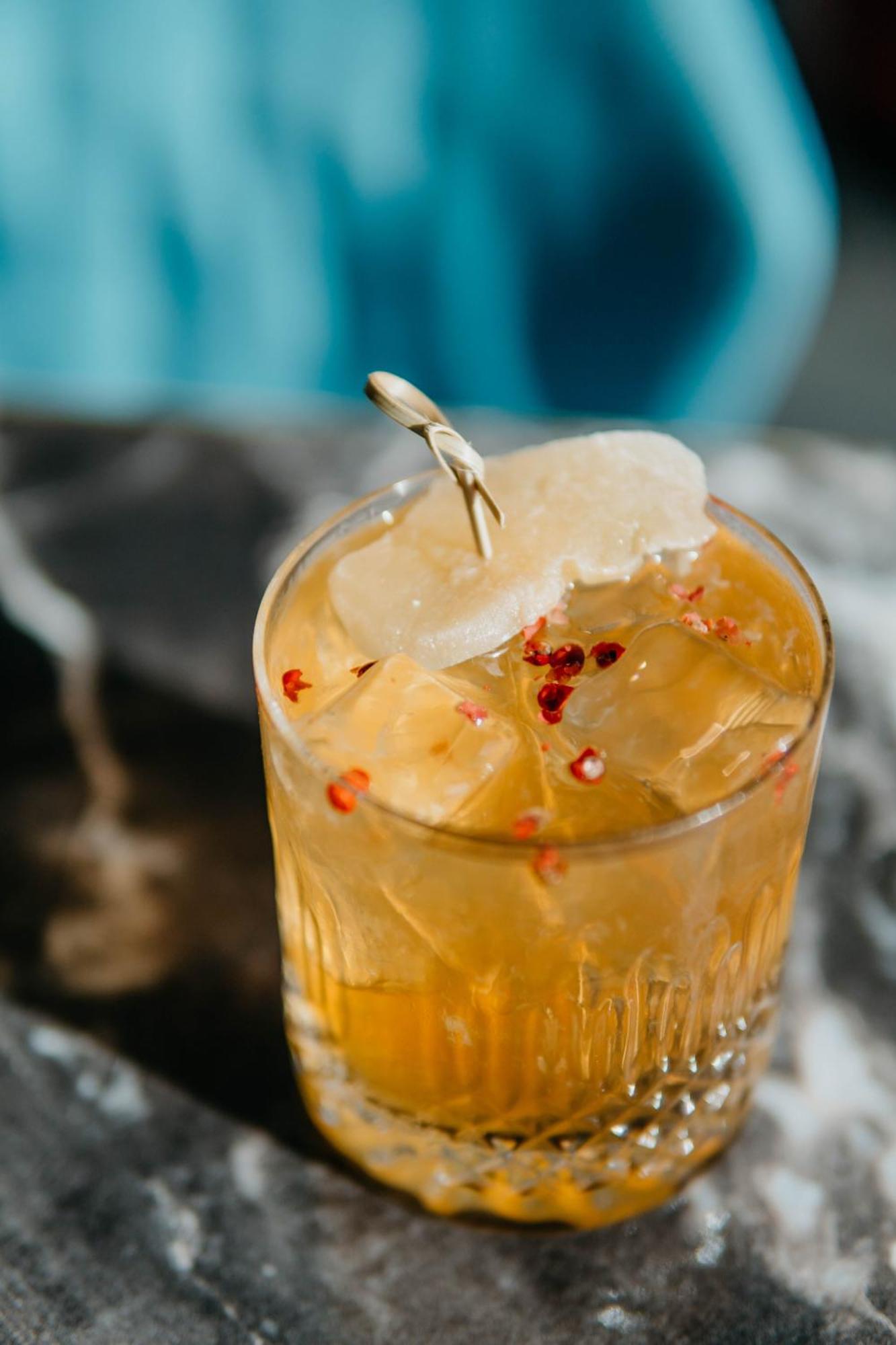 J44 Lifestyle Hotel Lido di Jesolo Esterno foto A maple bourbon old fashioned